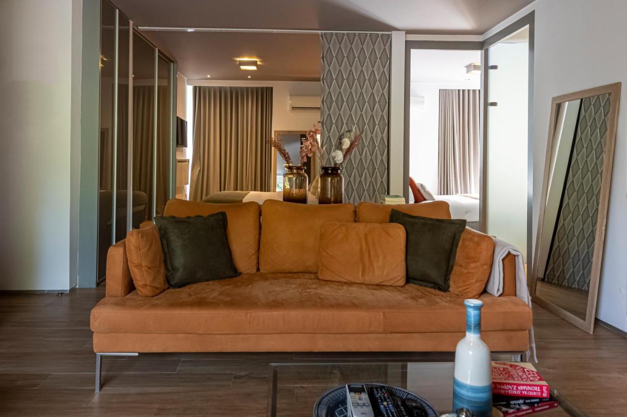 Phaedrus Living: Luxury Flat Vouliagmeni Apartamento Atenas Exterior foto
